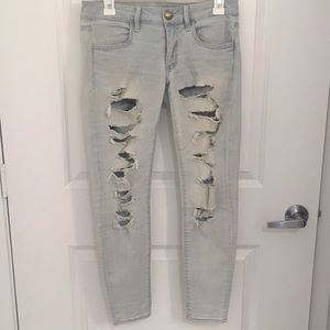 Light wash American Eagle Jeans